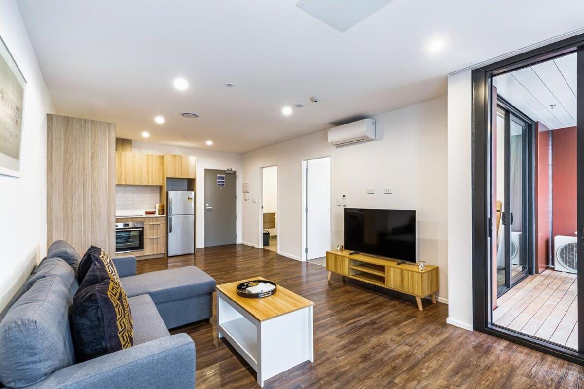 Stunning Ellerslie Apartment + Private Balcony オークランド エクステリア 写真