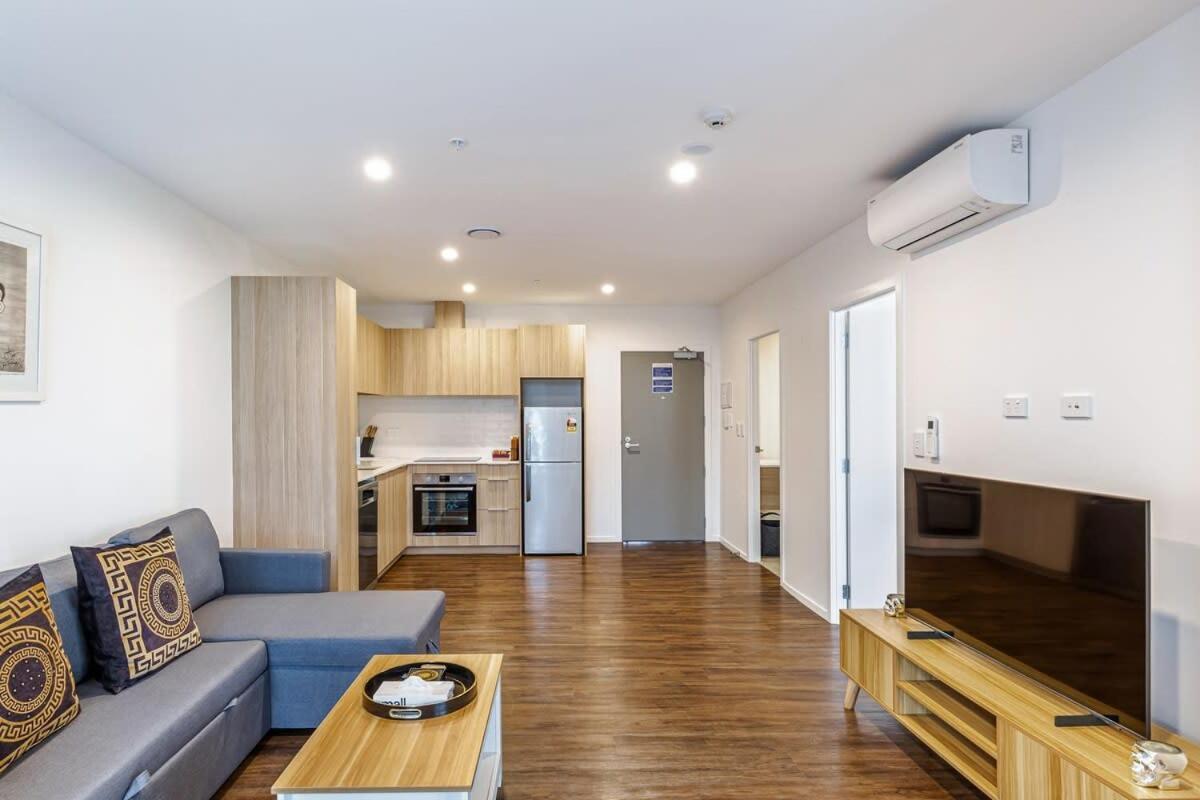Stunning Ellerslie Apartment + Private Balcony オークランド エクステリア 写真